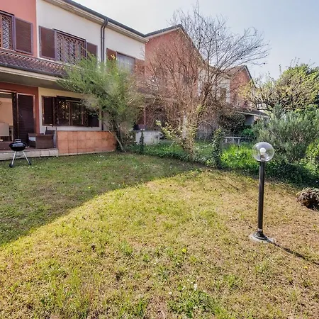 Villa - Free Parking - Garden - Quiet