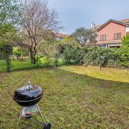 - Free Parking - Garden - Quiet Villa *